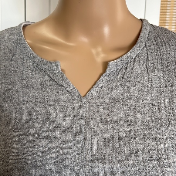 🛍 Small “shades of Linen” brand gray linen top - Picture 2 of 10